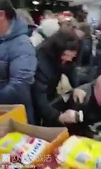 打架吃瓜场面视频,一场激烈打斗引发的围观热潮